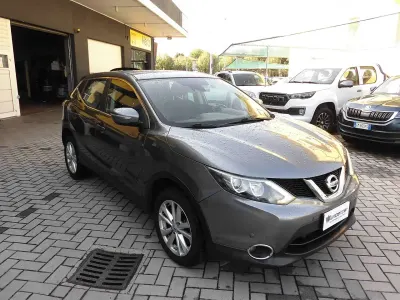 Usata Nissan Qashqai Acenta 110 CV (80 kW) 2015 Argento SUV