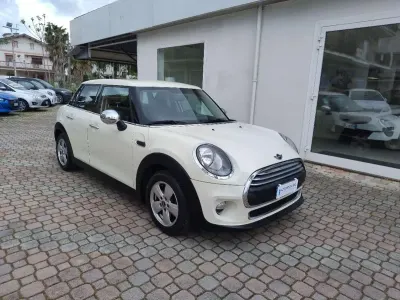 Usata Mini One D 102 CV (75 kW) 2015 Beige Utilitaria