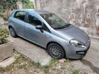 Usata Fiat Grande Punto 75 CV (55 kW) 2011 Grigio Utilitaria