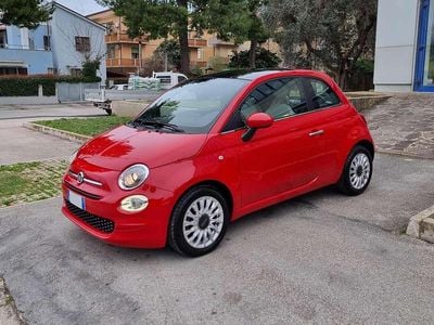 Begagnad Fiat 500 Dolcevita 69 HK (50 kW) 2022 Röd Halvkombi