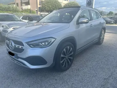 Usata Mercedes GLA250 160 CV (117 kW) 2021 Argento SUV