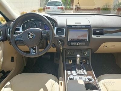 Usata VW Touareg 245 CV (180 kW) 2011 Nero SUV