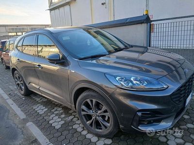 Usata Ford Kuga 120 CV (88 kW) 2022 Grigio SUV