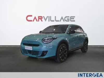 Nuova Fiat 600 La Prima 114 kW (156 CV) 2025 Azzurro cielo metallizzato SUV