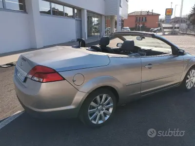 Usata Ford Focus Cabriolet Titanium 136 CV (100 kW) 2008 Cabrio