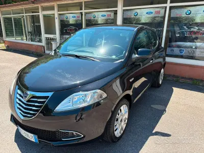 Usata Lancia Ypsilon 69 CV (50 kW) 2013 Nero Utilitaria