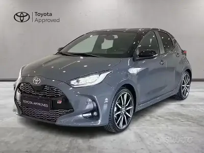 Nuova Toyota Yaris Hybrid Sport 131 CV (96 kW) 2025 Grigio Berlina