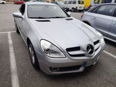 Usata Mercedes SLK200 184 CV (135 kW) 2009 Argento Cabrio