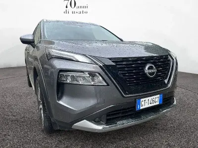 Käytetty Nissan X-Trail Tekna 158 HP (116 kW) 2024 Harmaa Katumaasturi