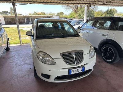 Usata Lancia Ypsilon 69 CV (50 kW) 2011 Bianco Utilitaria