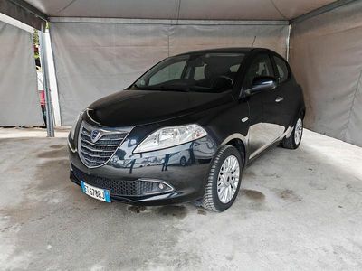 Begagnad Lancia Ypsilon S 95 HK (69 kW) 2013 Svart Halvkombi
