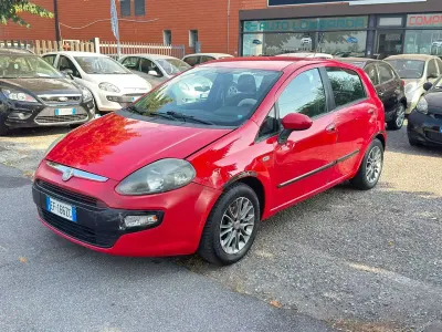 Usata Fiat Punto Evo Dynamic 69 CV (50 kW) 2011 Rosso Utilitaria