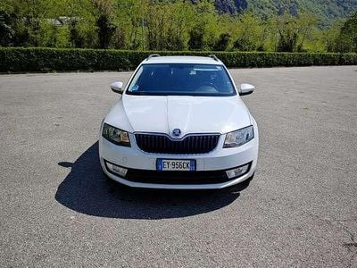 Occasion Skoda Octavia Ambition 105 ch (77 kW) 2015 Citadine