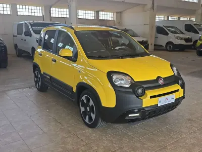 Nuova Fiat Panda Cross Cross 70 CV (51 kW) 2025 Giallo sole (pastello) Utilitaria
