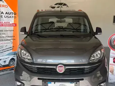 Usata Fiat Doblò Lounge 120 CV (88 kW) 2019 Grigio Monovolume
