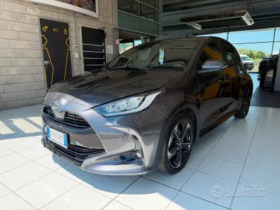 Usata Toyota Yaris Hybrid Lounge 129 CV (94 kW) 2025 Other Berlina