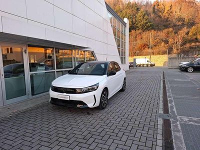 Używany Opel Corsa 101 KM (74 kW) 2025 Biały Sedan/Limuzyna