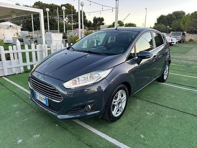 Usata Ford Fiesta 95 CV (69 kW) 2015 Blu Berlina