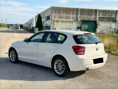 Usata BMW 118 Efficient Dynamics 143 CV (105 kW) 2013 Bianco Utilitaria