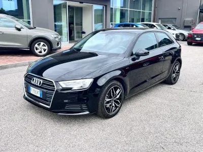 Usado Audi A3 Business 150 CV (110 kW) 2016 Negro Utilitario