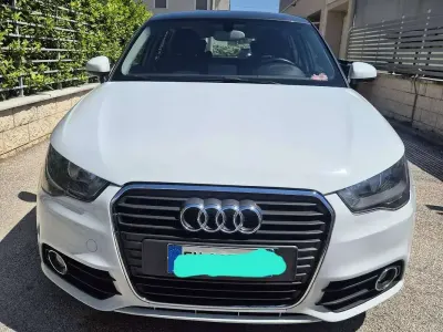 Usata Audi A1 Attraction 105 CV (77 kW) 2012 Bianco Utilitaria