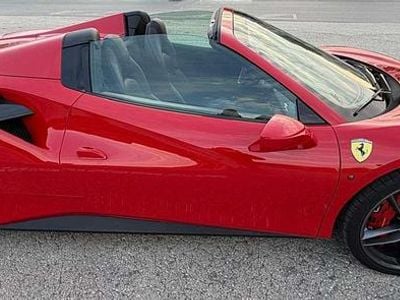 Usata Ferrari 488 670 CV (492 kW) 2016 Rosso Cabrio