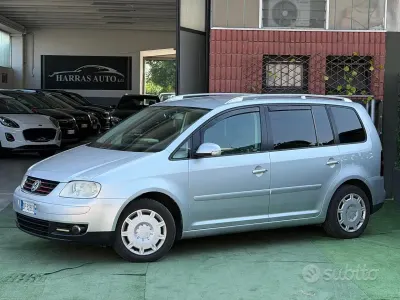 Usata VW Touran Highline 140 CV (102 kW) 2007 Grigio Monovolume