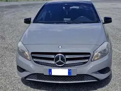 Usata Mercedes 180 Premium 109 CV (80 kW) 2013 Grigio Berlina