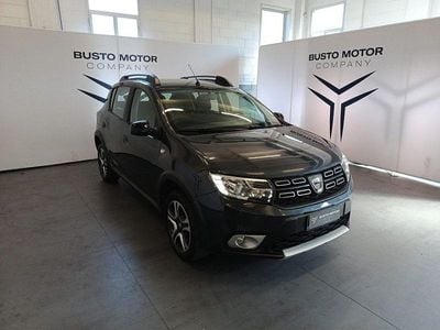Usata Dacia Sandero Acces 101 CV (74 kW) 2020 Grigio / metallizzato