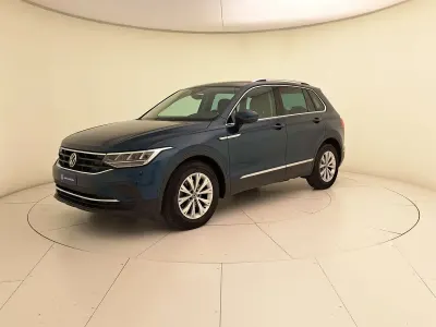 Usata VW Tiguan Life 150 CV (110 kW) 2022 Nightshade blue metallizzato SUV