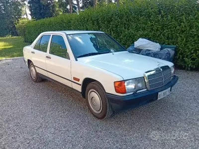 Usata Mercedes 190 122 CV (89 kW) 1984 Berlina