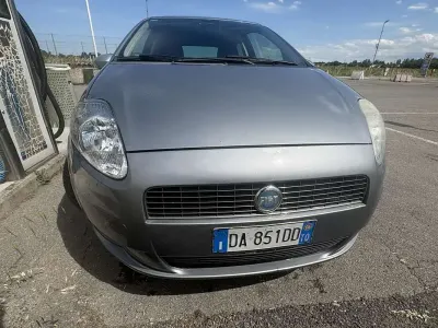 Usata Fiat Grande Punto Dynamic 90 CV (66 kW) 2006 Giallo Utilitaria