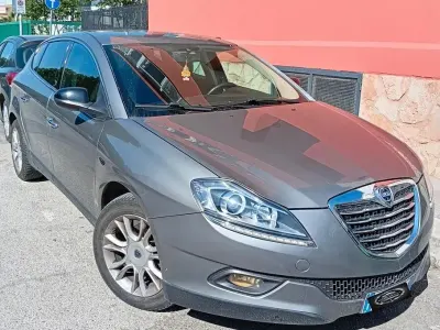 Gebraucht Lancia Delta 120 PS (88 kW) 2010 Grau Kleinwagen