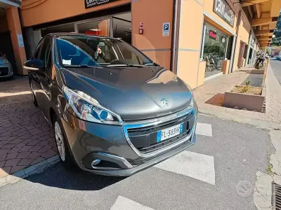 Usata Peugeot 208 Active 82 CV (60 kW) 2018 Grigio Utilitaria