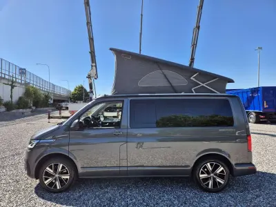Usata VW California Beach 150 CV (110 kW) 2021 Grigio metalizzato Furgone