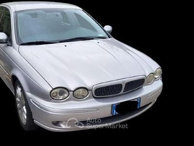 Usata Jaguar X-type 230 CV (169 kW) 2002 Grigio Berlina