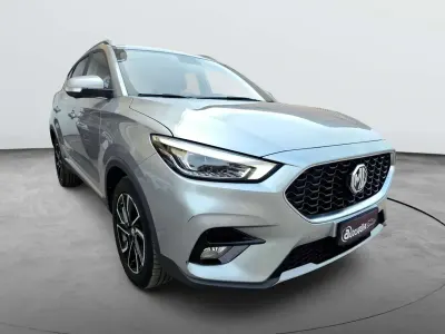 Usata MG ZS Luxury 111 CV (81 kW) 2023 Argento SUV