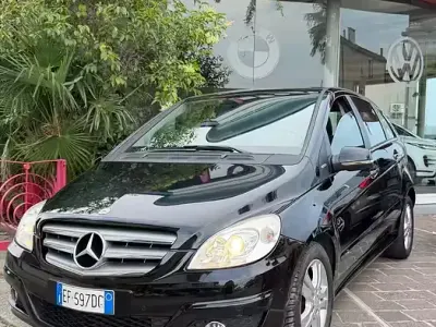 Usata Mercedes B180 116 CV (85 kW) 2010 Nero Monovolume
