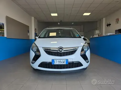Usata Opel Zafira Tourer Cosmo 150 CV (110 kW) 2014 Bianco Monovolume