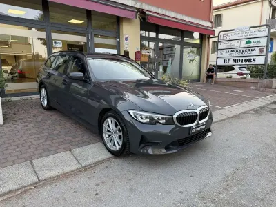 Usata BMW 318 Advantage 150 CV (110 kW) 2022 Dravit grey metallic Station wagon