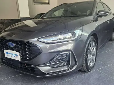 Usata Ford Focus ST-Line 125 CV (91 kW) 2022 Grigio Station wagon
