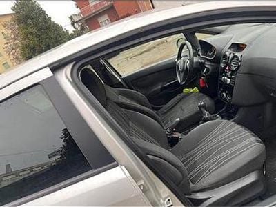 Usata Opel Corsa 75 CV (55 kW) 2011 Grigio Utilitaria