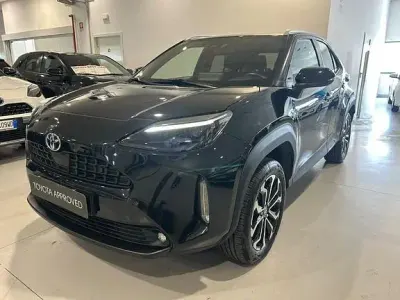 Usata Toyota Yaris Cross Trend 115 CV (84 kW) 2022 Deep black SUV