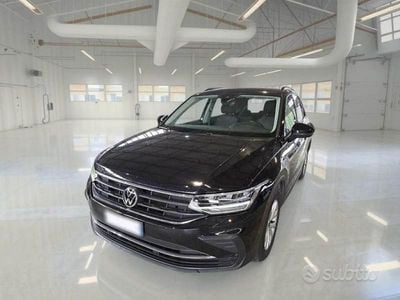 Usata VW Tiguan Life 150 CV (110 kW) 2021 Nero SUV