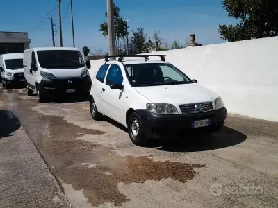 Usata Fiat Punto 69 CV (50 kW) 2008 Bianco Utilitaria