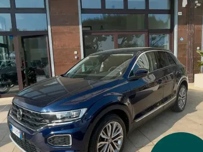 Usata VW T-Roc Advance 116 CV (85 kW) 2019 Blu SUV