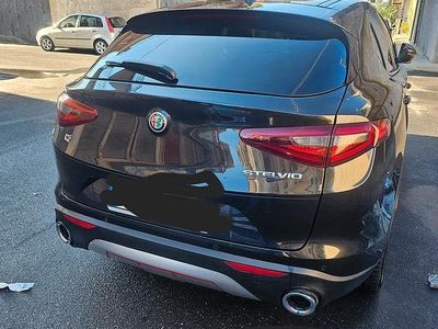 Usata Alfa Romeo Stelvio 200 CV (147 kW) 2019 Nero SUV