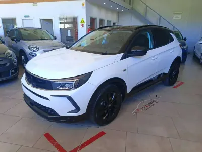 Usata Opel Grandland X GS Line 131 CV (96 kW) 2022 Bianco SUV