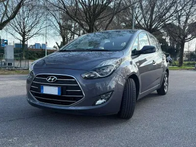 Usata Hyundai ix20 Comfort 90 CV (66 kW) 2017 Grigio Utilitaria