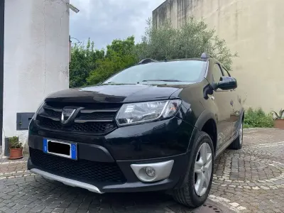 Usata Dacia Sandero Prestige 90 CV (66 kW) 2013 Berlina